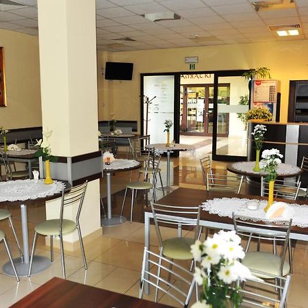 Centrum Ostra Brama Im. Jana Pawla II Skarżysko-Kamienna Exteriér fotografie